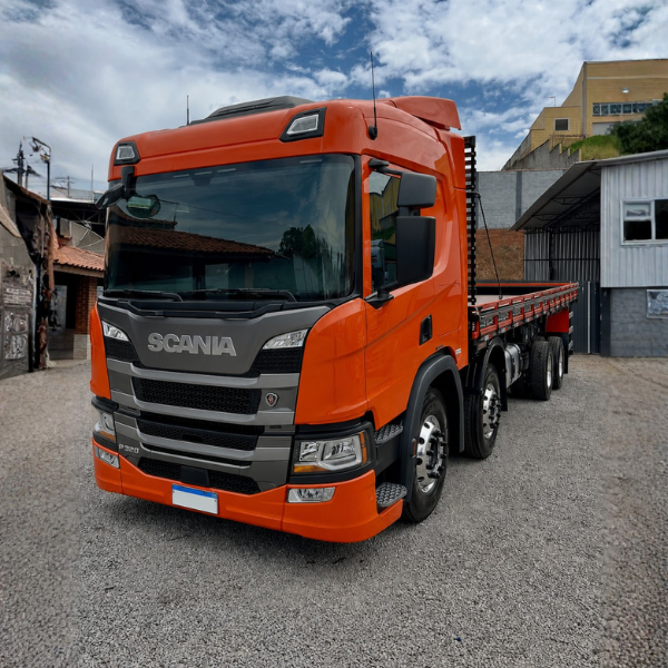 EDIÇÃO 61 - P320 8x2 + CARROCERIA